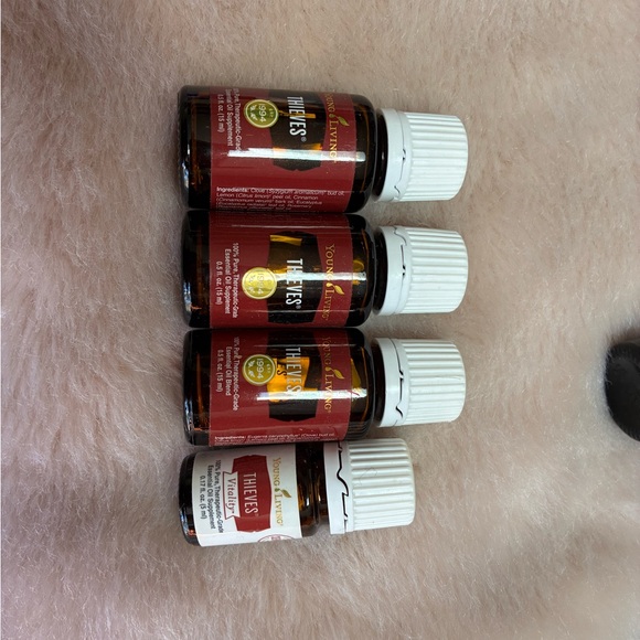 Young Living Essential Oil Collection with Diffuser - Picture 4 of 10